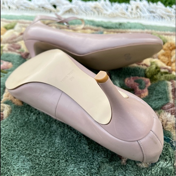 NINE WEST HEELS - Picture 3 of 5